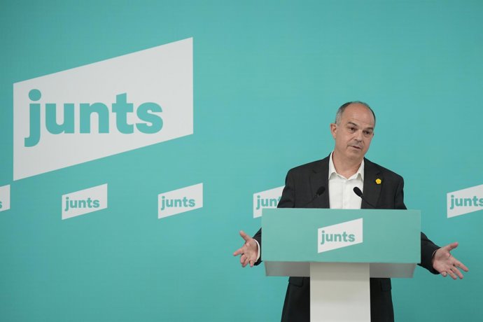 Archivo - El secretario general de Junts, Jordi Turull, ofrece una rueda de prensa para valorar la sentencia favorable del Tribunal Constitucional a la Ley de Amnist&iacute;a, a 26 de junio de 2025, en Barcelona (Espa&ntilde;a).