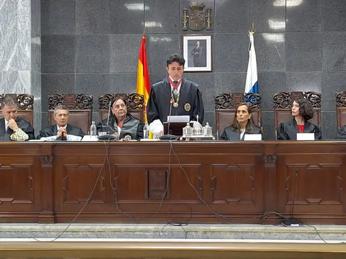 El presidente del TSJC pide construir lazos y solicita "lealtad institucional" hacia el Poder