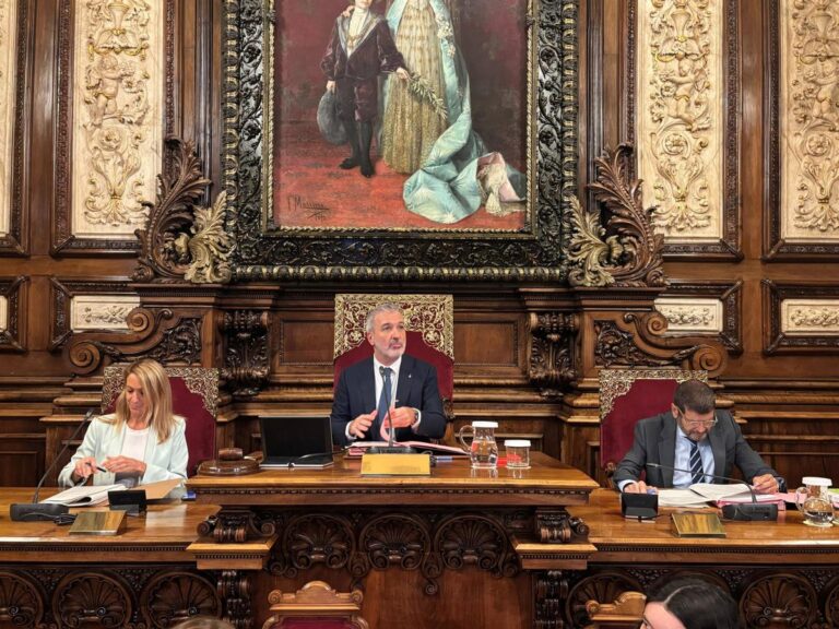 Collboni, convencido de que el Tour iniciará en Barcelona en 2026, sin equipos de Israel