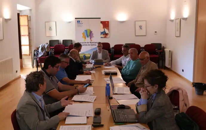 Junta AMCS revisa en Navarrete proyectos de sostenibilidad, cooperación y promoción cultural