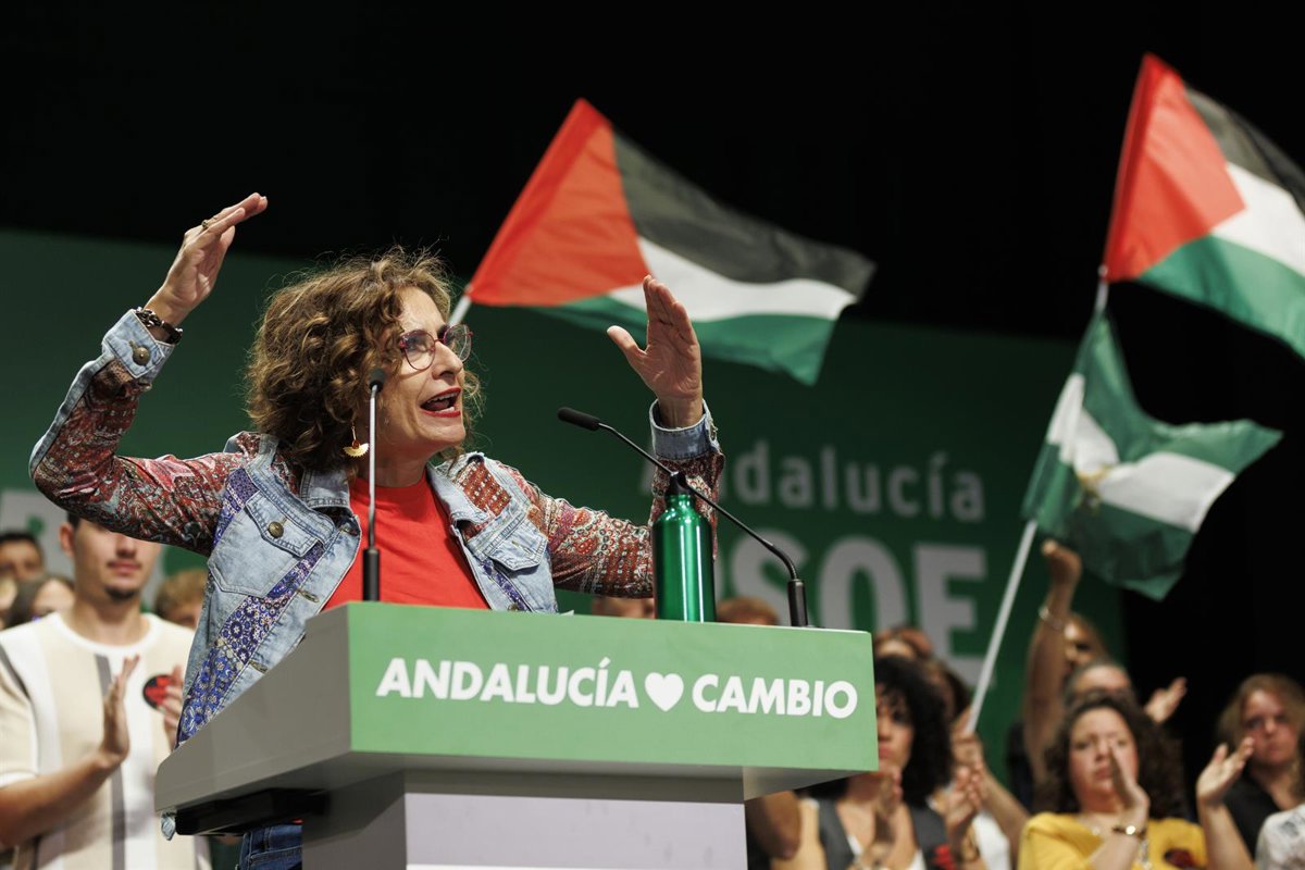 Montero afirma que no permitirá representar a Andalucía como una "tierra subvencionada