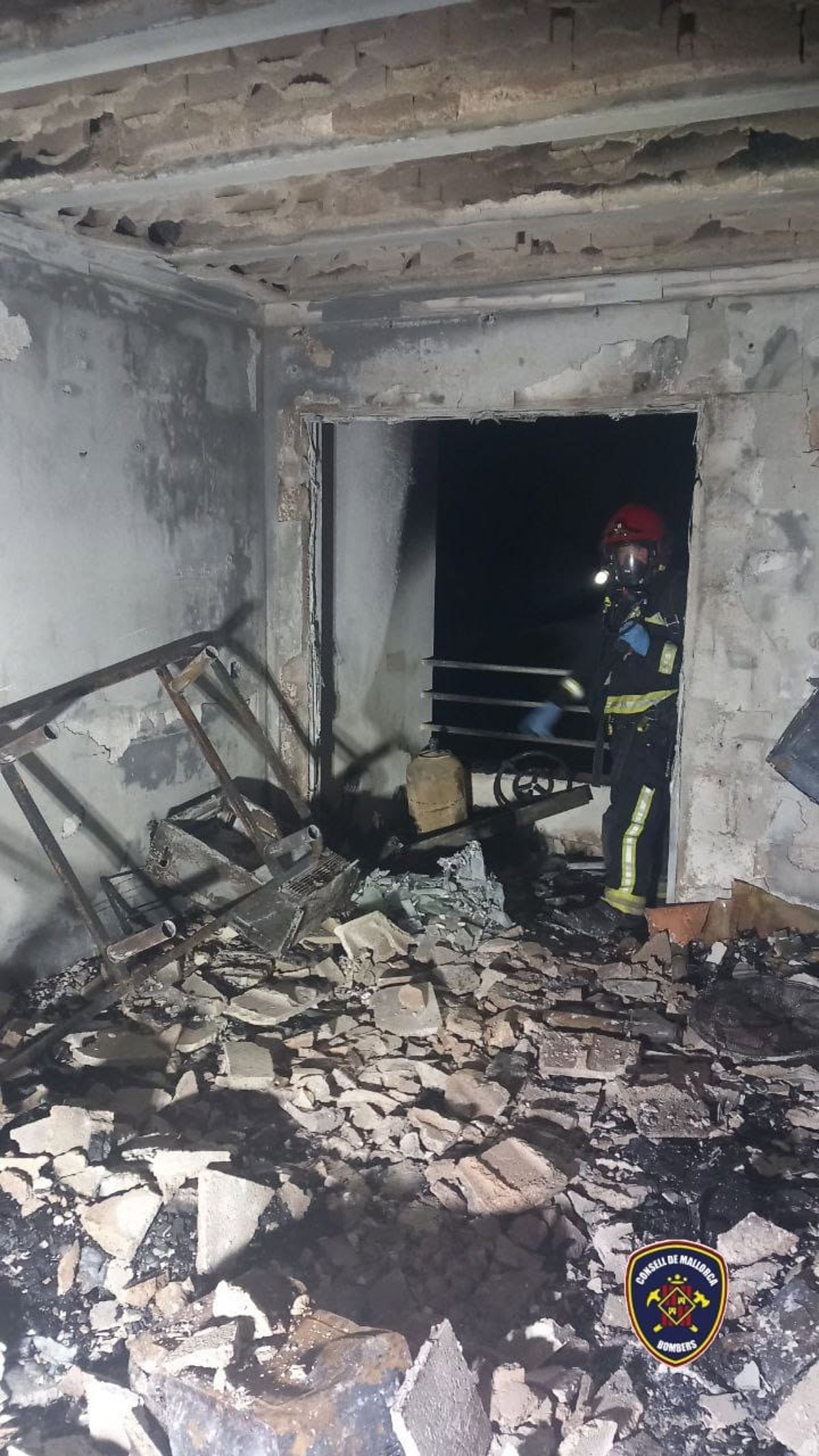 Un fuego provoca el desalojo total de un edificio en Can Picafort por precaución