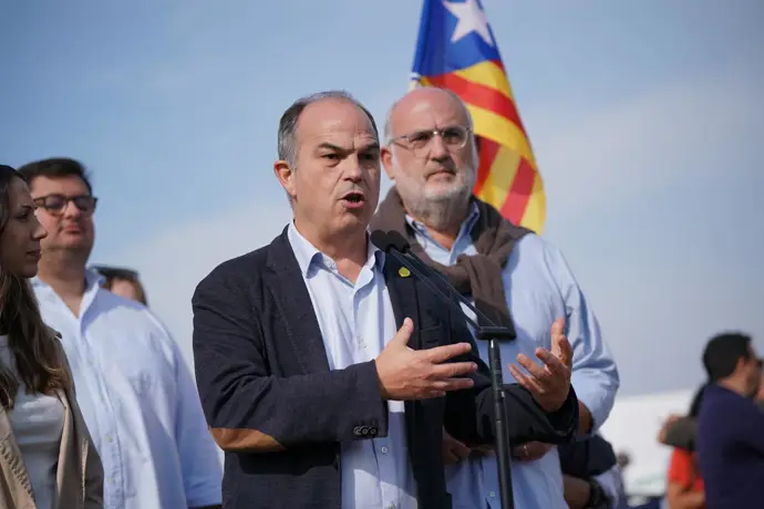 Turull (Junts) insiste en que sus críticas van al Estado por el expolio a Cataluña, no a los