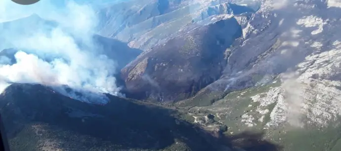 CLM y CyL forman un Mando Unificado para controlar el incendio de Guadalajara que afecta Segovia