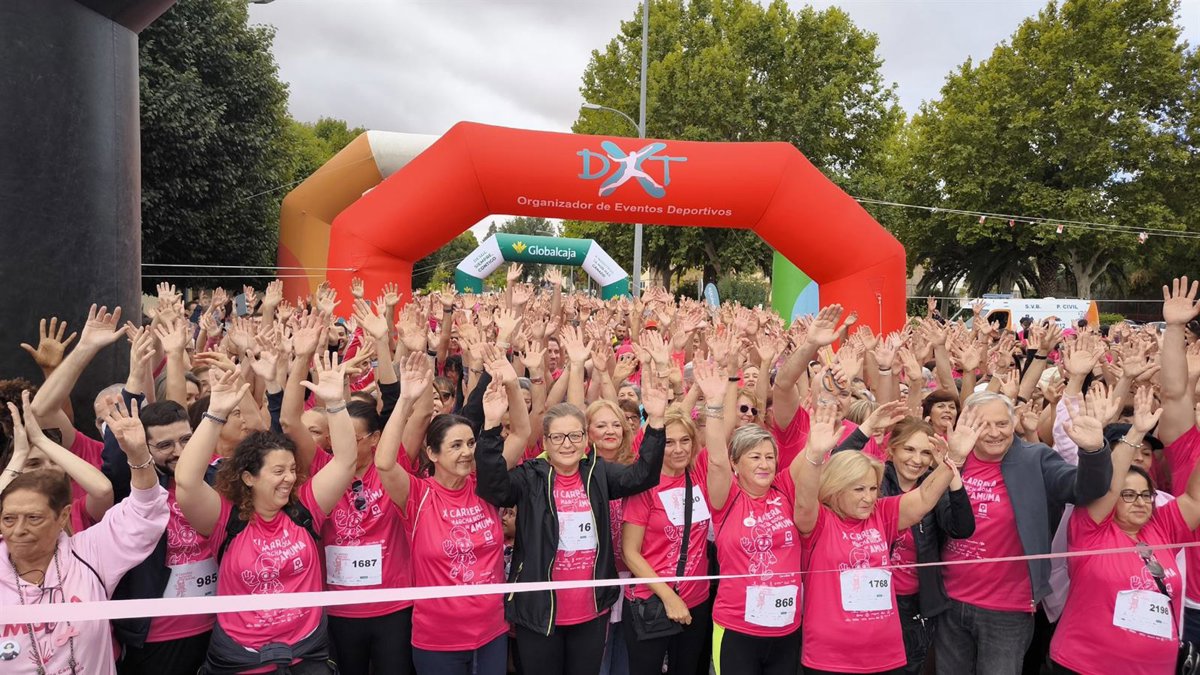 Cerca de 2.500 personas se unieron en Ciudad Real para visibilizar el cáncer de mama