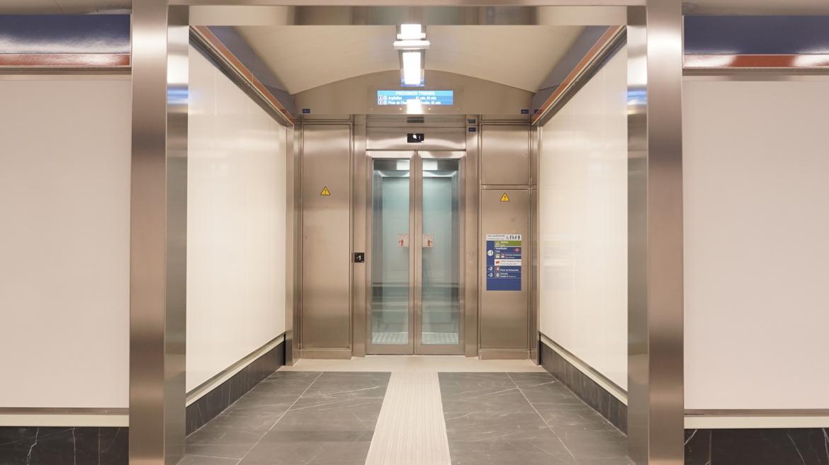 La Comunidad de Madrid inaugura ascensores en Avenida de América para conectar la superficie con