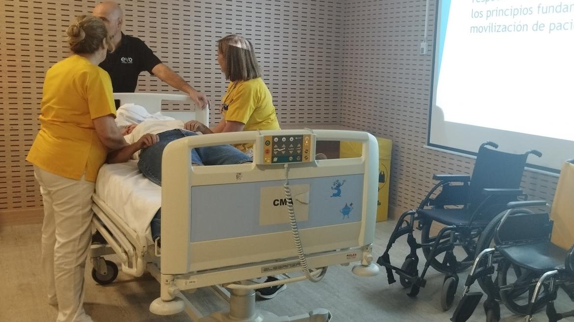 La campaña del IRSST sobre manipulación manual de personas se presenta en el Hospital Niño Jesús