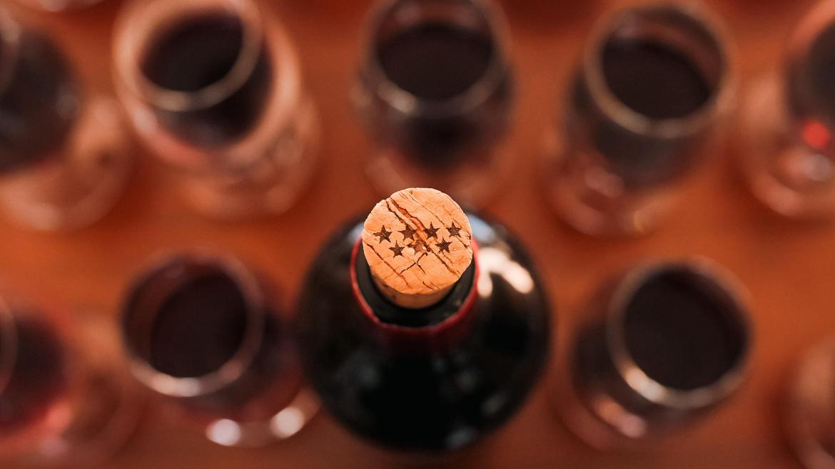 La Comunidad de Madrid relanza la marca Encinero de vino tinto y crea un blanco de uvas autóctonas