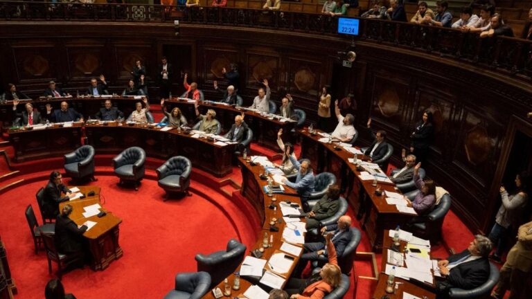 Uruguay se convierte en el primer país de América Latina en despenalizar la eutanasia