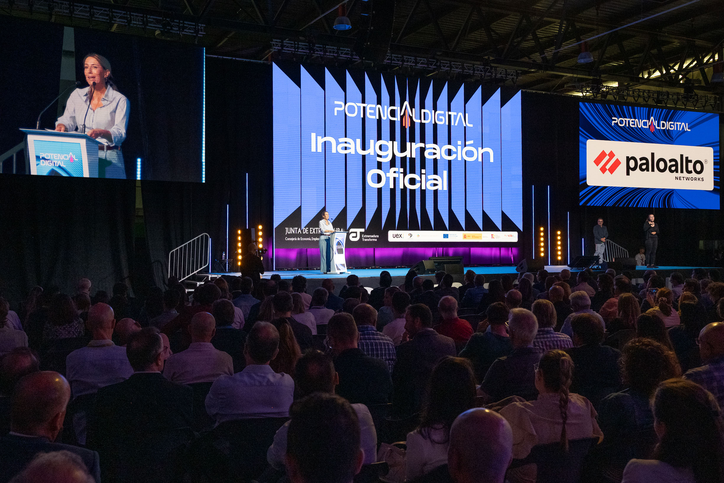 La presidenta de la Junta de Extremadura presenta 'Potencial Digital 2025': "Apostar por la