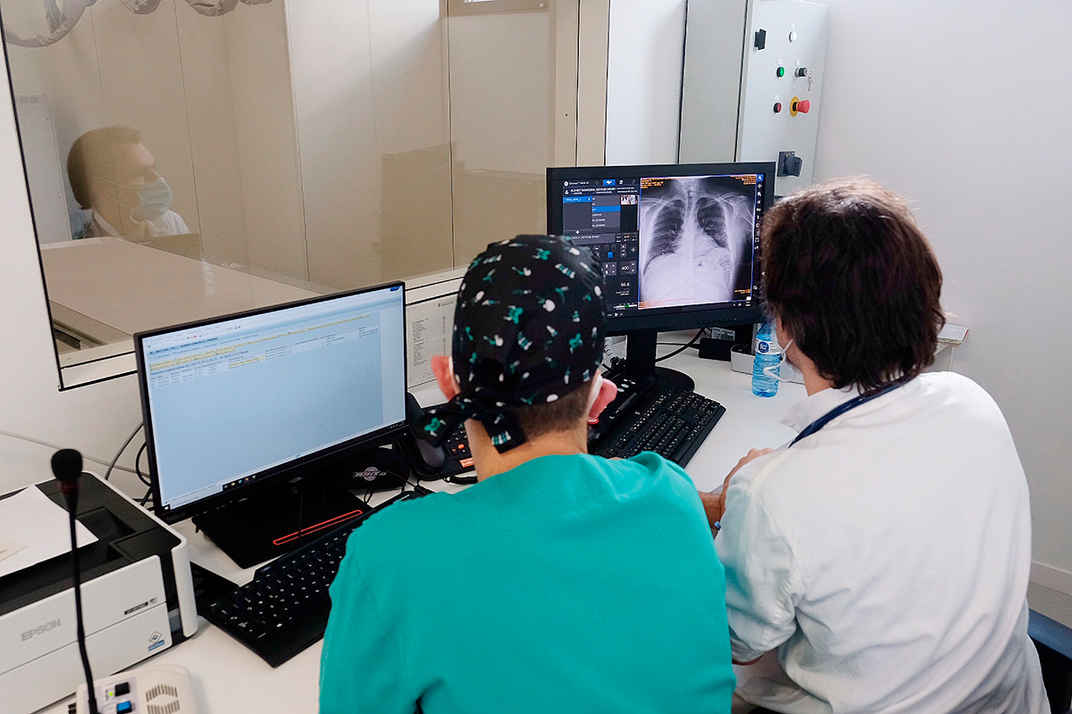 Servicios mínimos para la huelga de médicos en defensa del derecho a la salud pública.