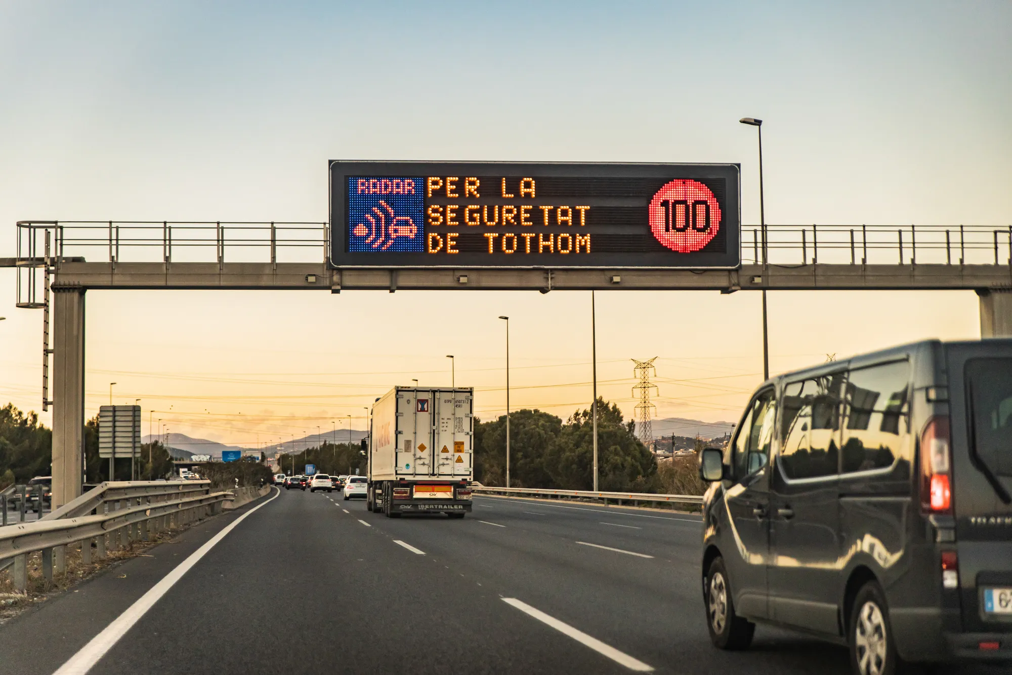 Los radares disminuyen un 31% los accidentes con personas heridas.