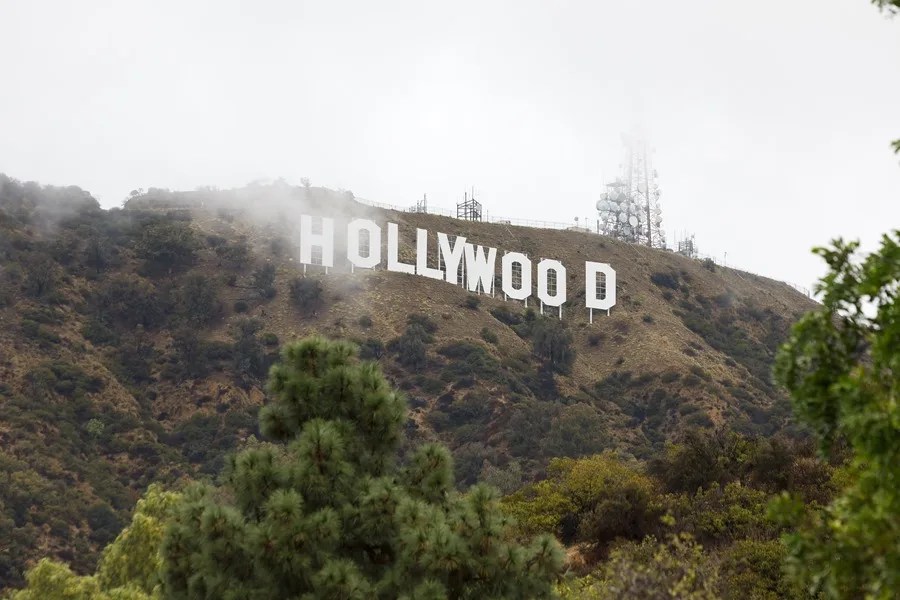 Más de 100 hogares evacuados en una exclusiva área de Los Ángeles por amenazas de inundación