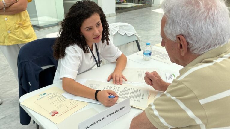 El Hospital Puerta de Hierro destaca en su primer año de hospitalización virtual para mayores en