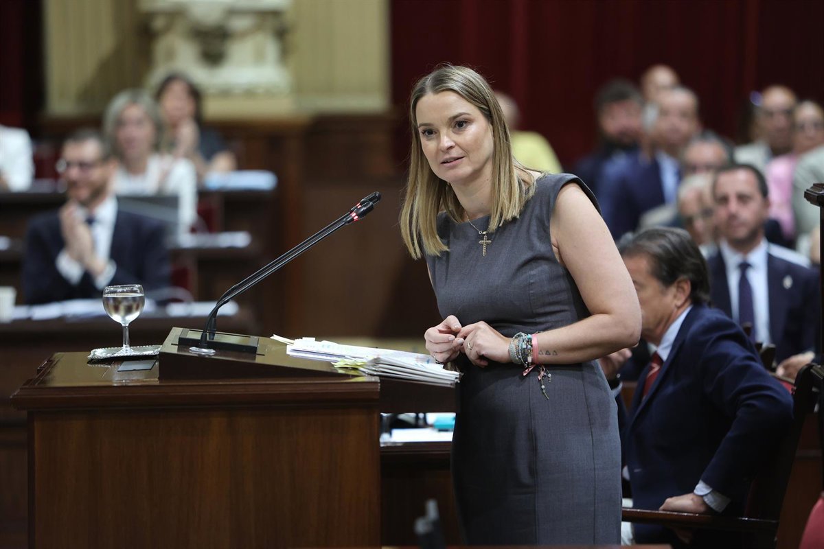 Prohens responde con pulseras a pregunta del PSIB sobre turismo: "Soy socialista, no machista