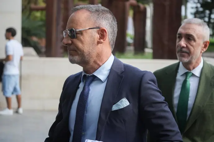 Absuelven al exinspector que vinculó inmigración y delincuencia: "Se respeta la libertad de