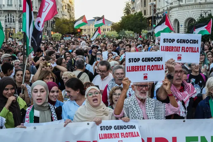 Concentración en Valencia pide la liberación de la flotilla de ayuda a Gaza: "Es un ataque a la