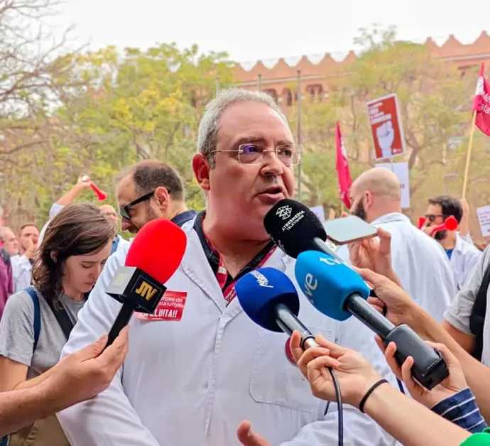 Más de 300 médicos solicitan un convenio propio y rechazan el borrador del Estatuto Marco