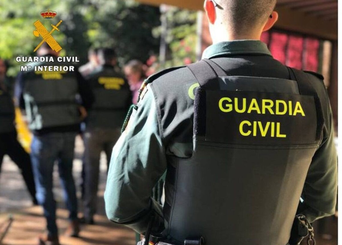 Un hombre confiesa haber asesinado a su madre en un cuartel de Brenes, Sevilla.