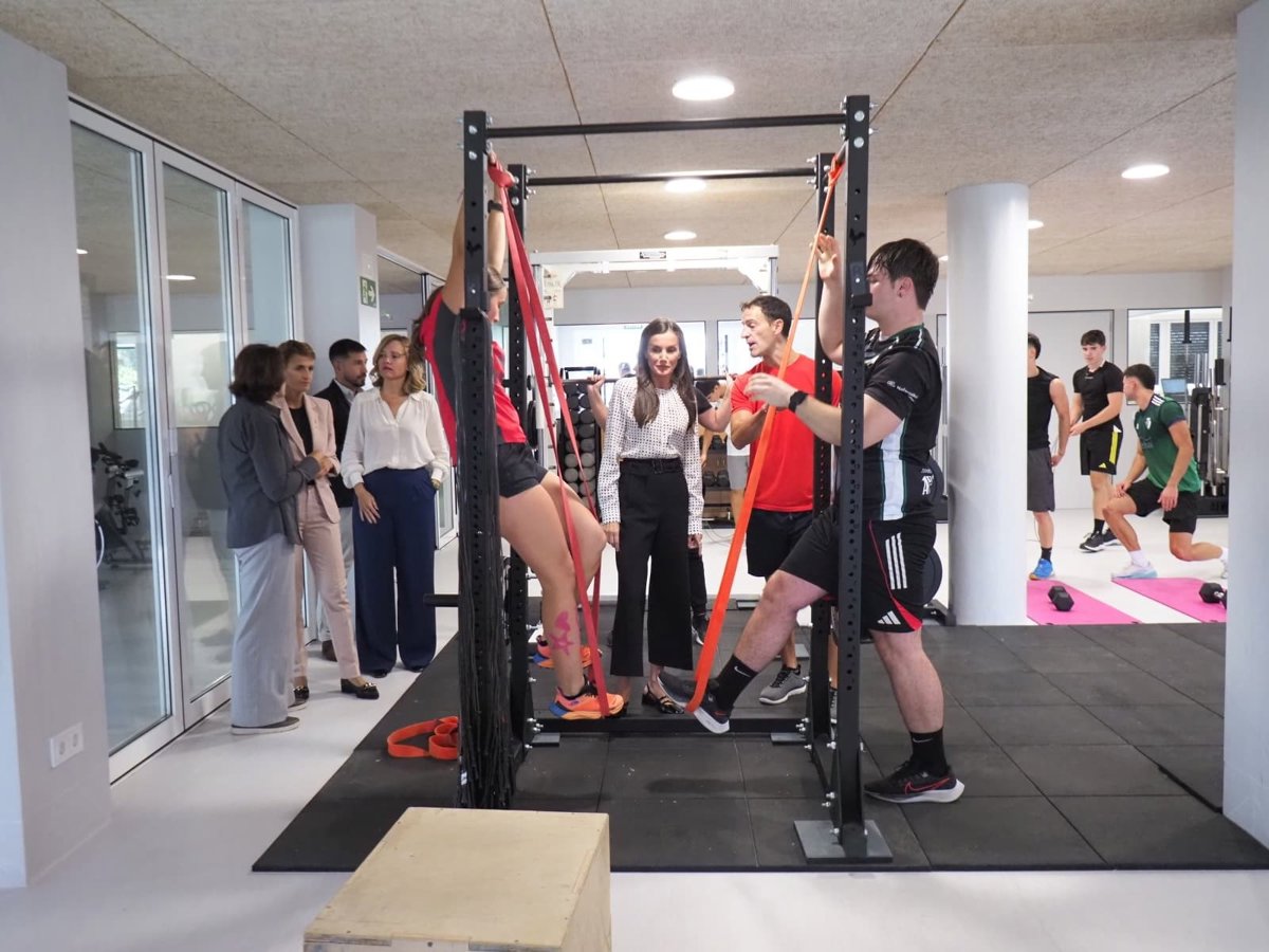 La reina Letizia da inicio al curso escolar 2025-2026 en el Centro Integrado Politécnico de Lumbier