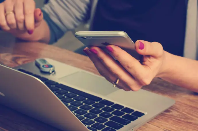 Experto de UNIR señala que las empresas emplean tecnología para gestionar las limitaciones del