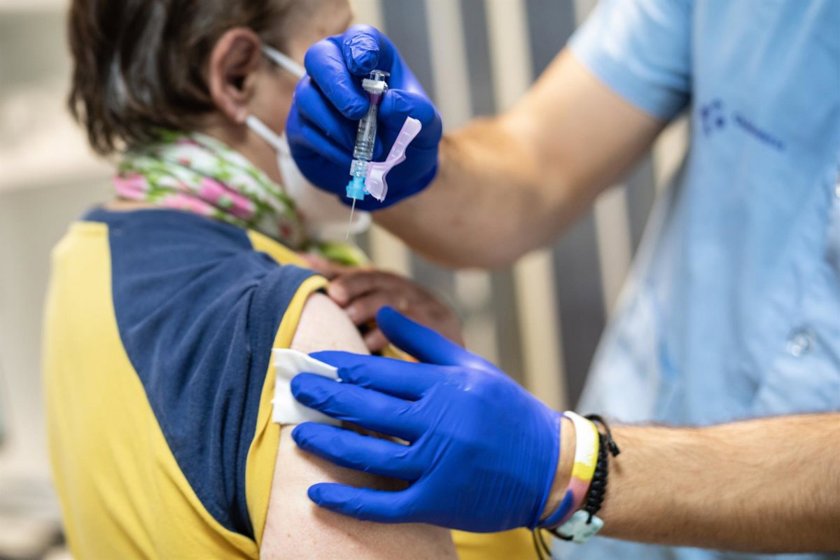 Osakidetza inicia el lunes la vacunación contra la gripe para mayores de 60 años y grupos de