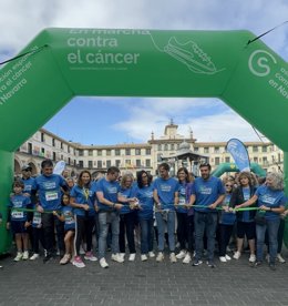 Corte de la cinta de la VIII Marcha Contra el C&aacute;ncer de la Ribera.