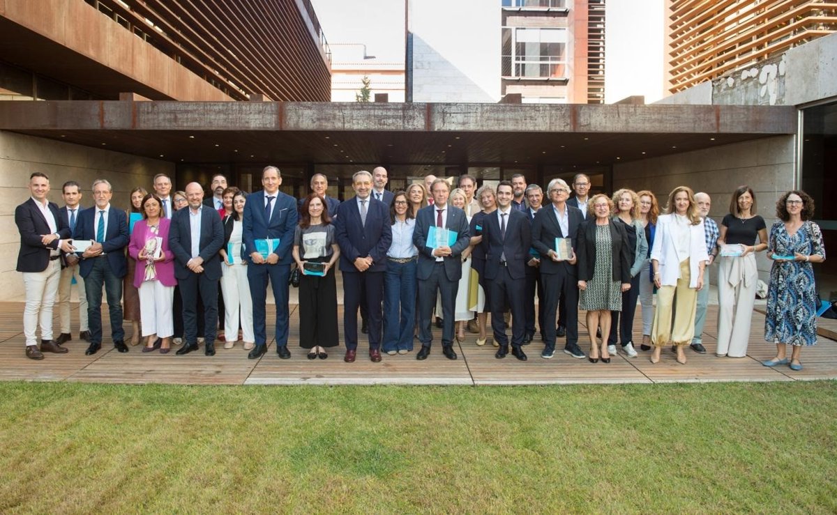 C-LM premia a hospitales y servicios clínicos de la región por su destacada reputación sanitaria