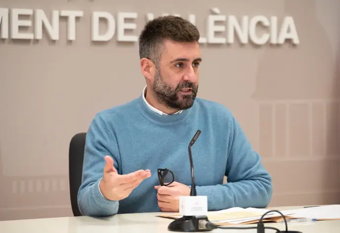 Compromís critica a Catalá por adelantar las carpas de Fallas al 4 de marzo y afectar la
