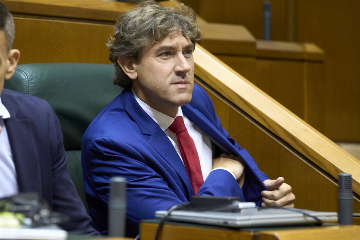 Andueza advierte sobre la "comunión nacionalista" en Euskadi para promover "temas identitarios