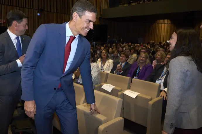 Sánchez destaca "la valentía" de sus acciones contra la corrupción frente a quienes "la ocultan
