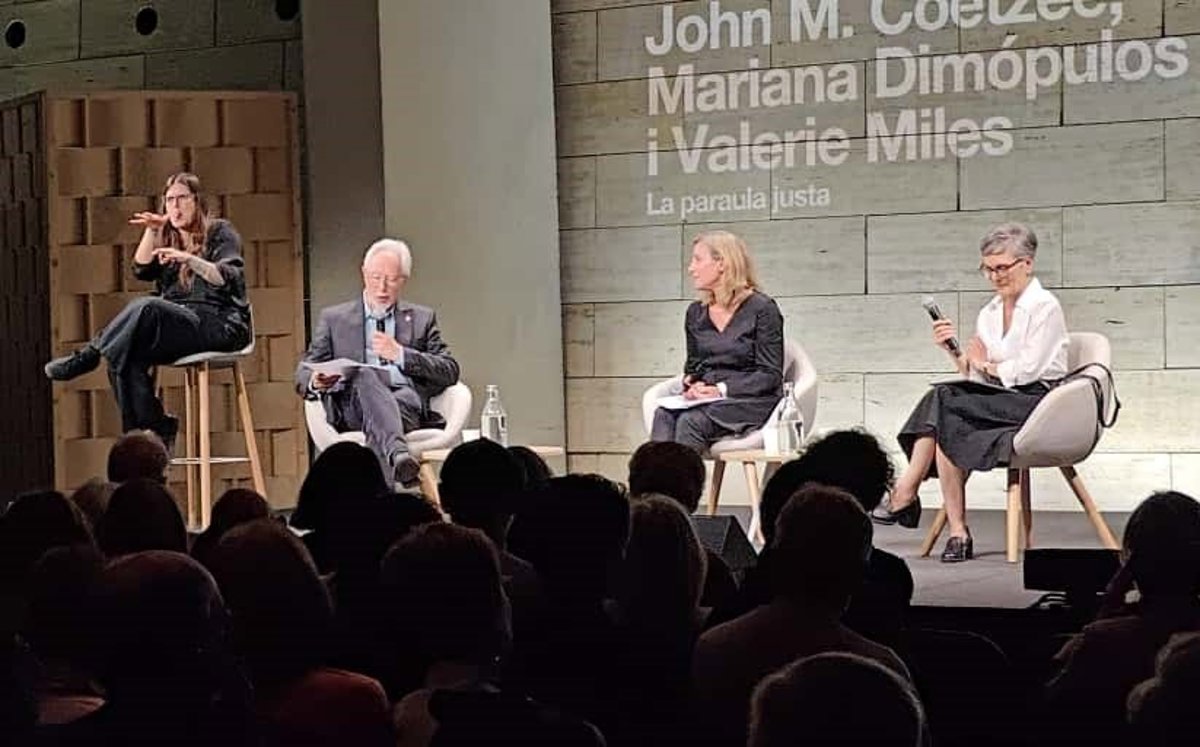 John Coetzee sostiene que cada idioma percibe el mundo de manera única y autónoma