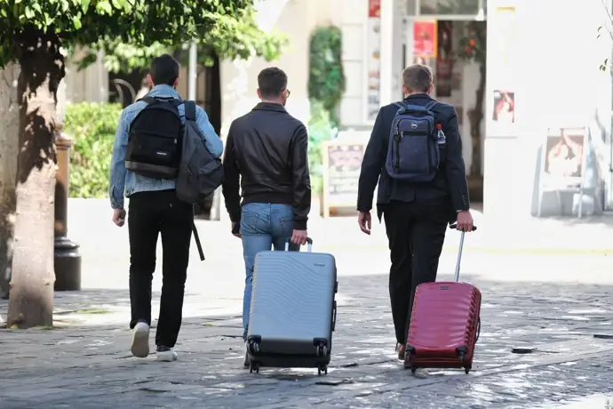 Andalucía establece un sistema que bloquea el registro de alojamientos turísticos en municipios