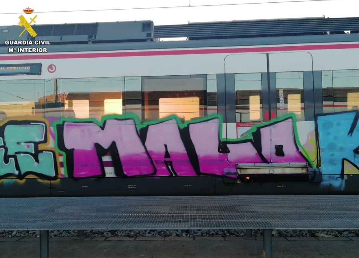 Detenido un grafitero por dañar varios trenes en Madrid y Castilla y León
