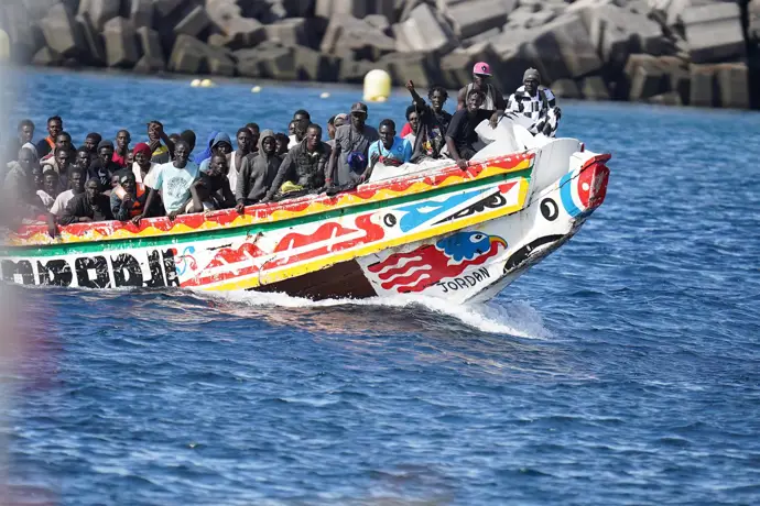 La llegada de inmigrantes desde Mauritania a Canarias disminuye un 52% hasta septiembre