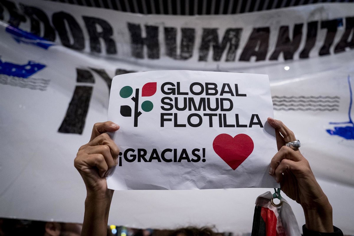 La activista de la flotilla Reyes Rigo seguirá en detención durante al menos tres días
