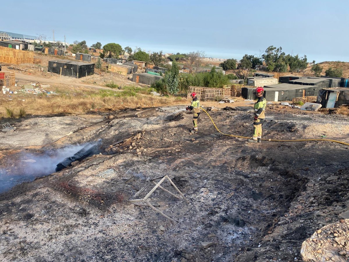 Más de 50 viviendas dañadas en el segundo incendio de menos de un mes en un asentamiento de Palos