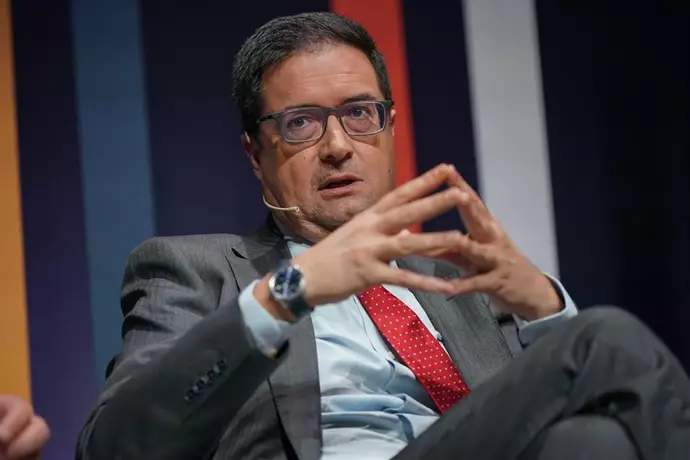 López critica las declaraciones de Ayuso sobre el aborto y opina que las mujeres la deslegitimarán