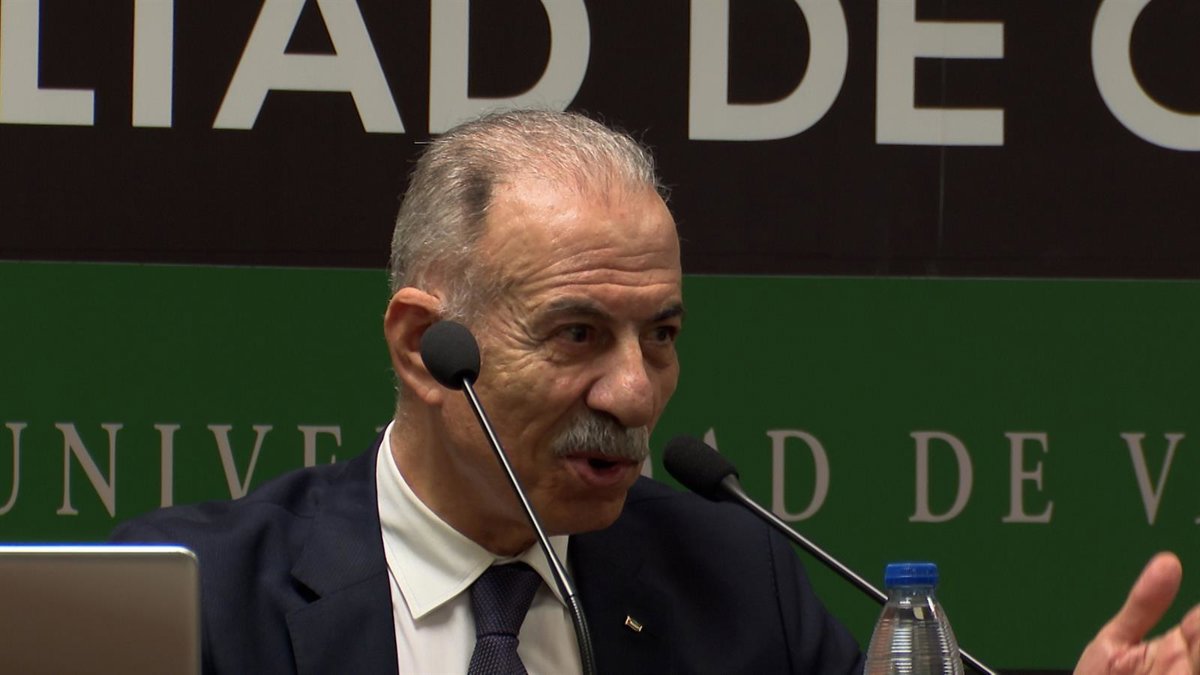 El embajador de Palestina muestra optimismo ante el alto el fuego en Gaza, pero pide cautela