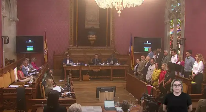 Vox se retira del pleno del Consell de Mallorca durante un minuto de silencio por Gaza