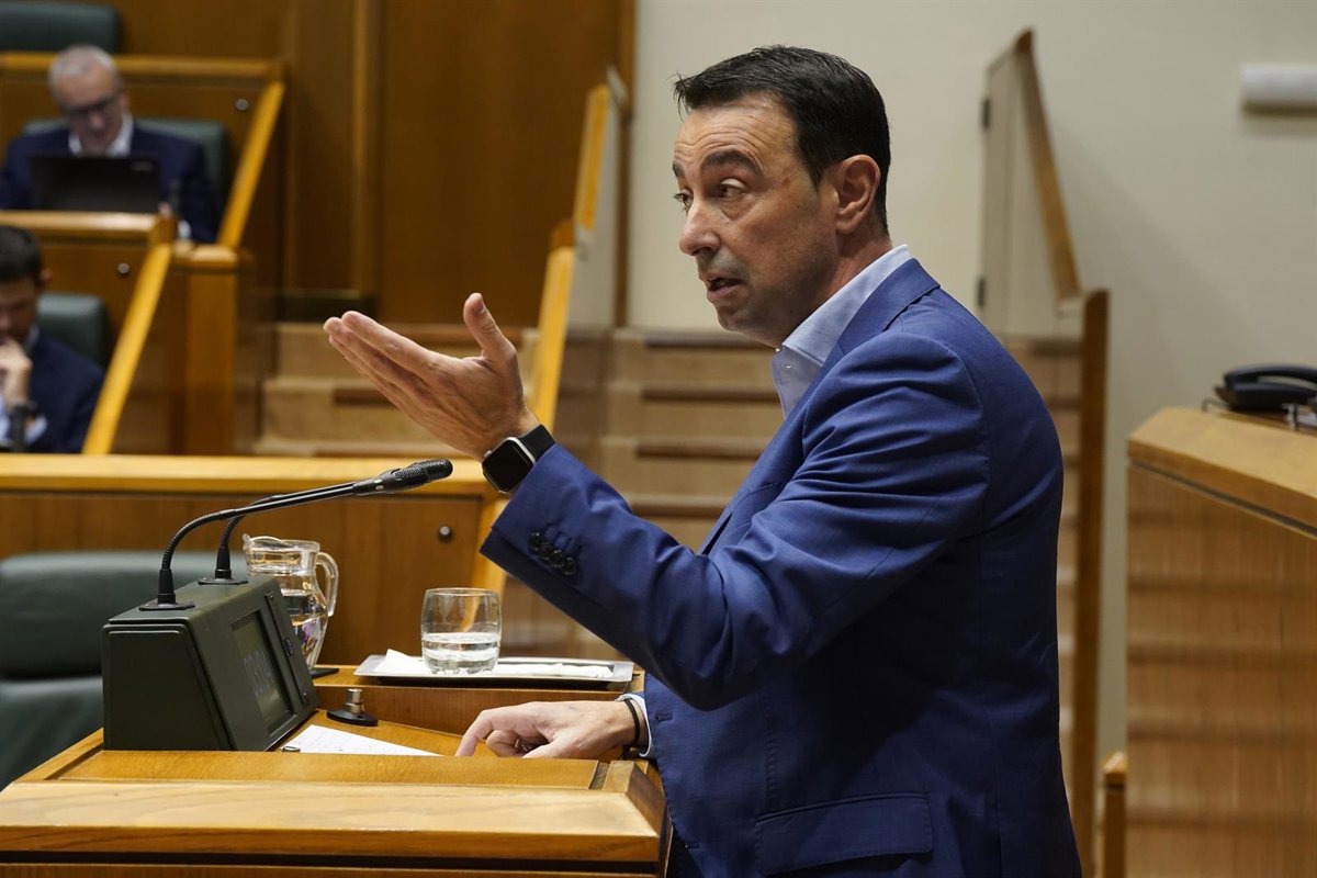 Torres destaca la importancia de fortalecer la estabilidad institucional de Euskadi para afrontar