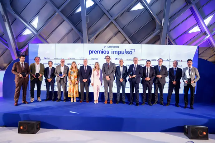 Industria avanza, en los V Premios Impulso 2025, presentará pronto el Plan Auto 2030.