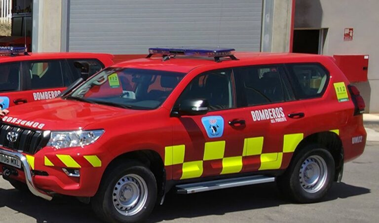 Un muerto y tres heridos tras el choque entre un coche y una furgoneta en Vícar, Almería