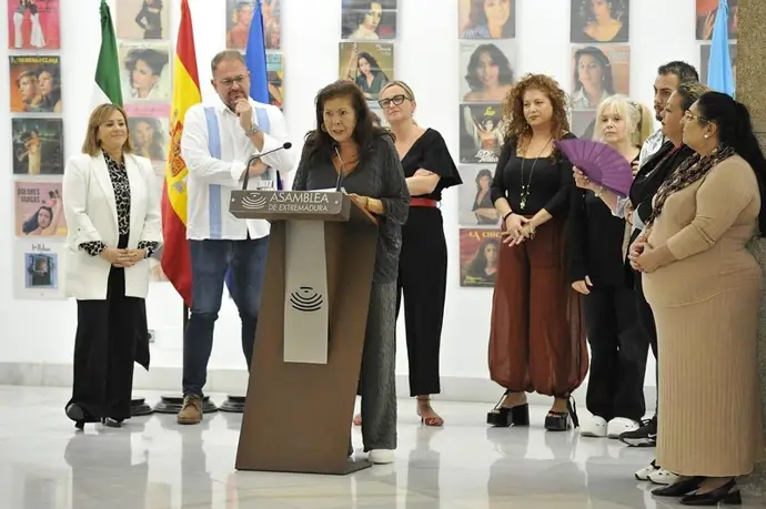 La Asamblea de Extremadura rinde homenaje al pueblo gitano en el 600º aniversario de su llegada a