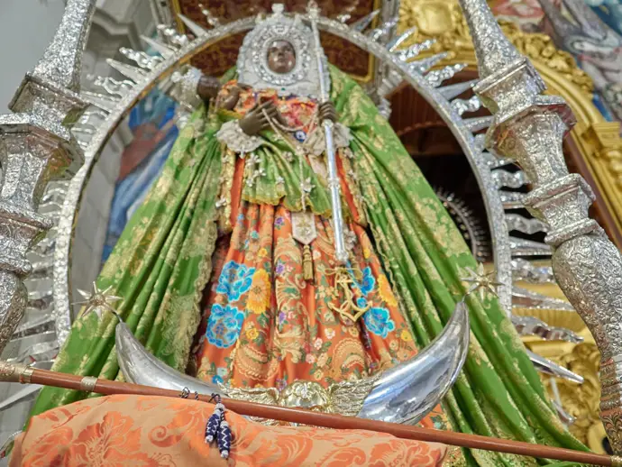 Cientos de fieles acompañan hoy a la Virgen de Candelaria en su regreso a Santa Cruz tras siete
