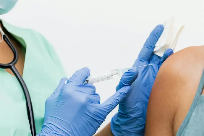 Vacunación contra la gripe y la Covid-19 en Extremadura inicia este martes