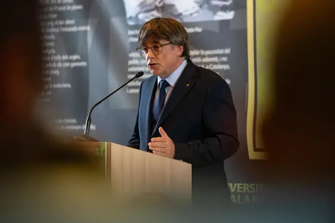 Puigdemont critica a Illa por enfocarse en "la agenda españolizadora" en lugar de las lluvias en