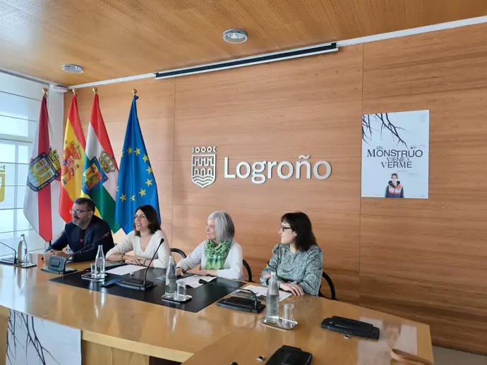 El Teatro Bretón presentará este jueves 'Un monstruo viene a verme', adaptación de la novela de