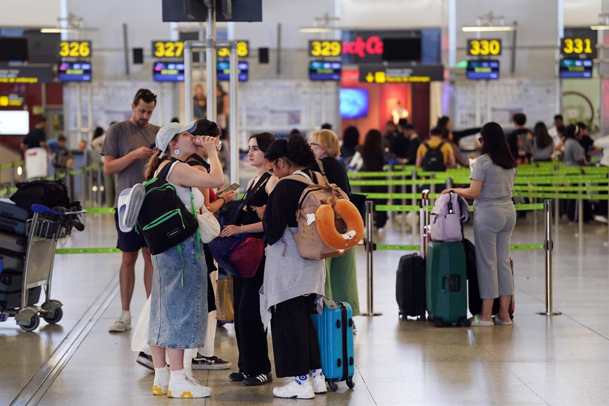 Los aeropuertos de Andalucía abarcan 3,74 millones de viajeros en septiembre, con récord en
