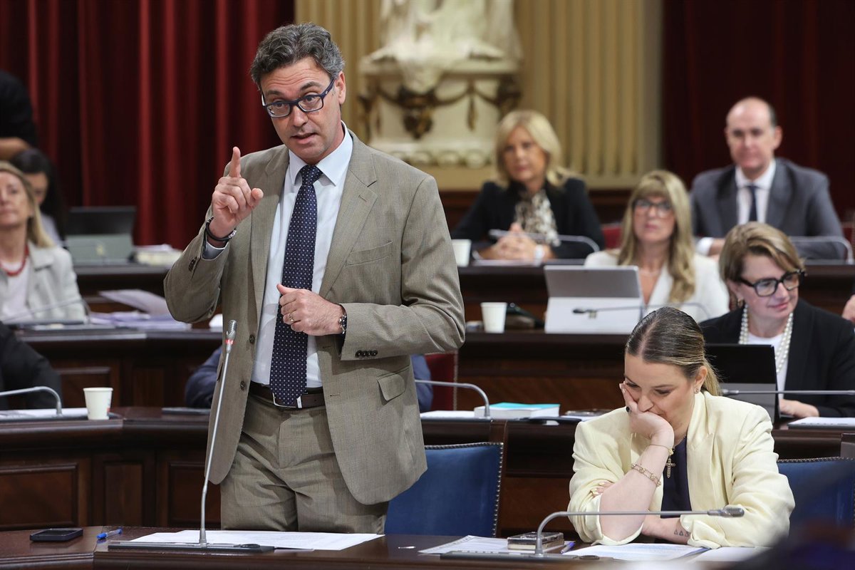 El Govern insta a Vox a cumplir el acuerdo y Rodríguez pide a Costa cambiar el tono para negociar
